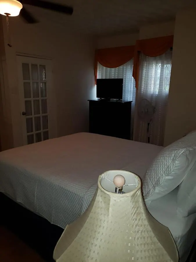 Cliffe Ranch Villa Mandeville 0*,  Jamaica